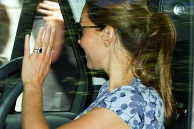 Kate Middleton: Ένα ακόμα φόρεμα εγκυμοσύνης της σπάει τα ρεκόρ - Κυρίως Φωτογραφία - Gallery - Video