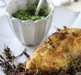 Κοτόπουλο με πράσινη σάλτσα από μυρώνια από τον ταλαντούχο σεφ Άκη Πετρετζίκη!