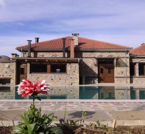 Montanema Handmade Villa: Το μόνο χειροποίητο ξενοδοχείο της Ελλάδας στην καρδιά του βουνού αγναντεύει τη λίμνη Πλαστήρα