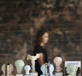 Sophia.com: Αγάλματα με φιλοσοφία για τουρίστες ή Έλληνες που θέλουν Made In Greece δώρα σε όμορφο ‘’πακέτο’’ 