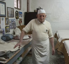 Made in Greece ο 82χρονος Γιώργος Χατζηπαράσχος: Φτιάχνει τα πιο ξακουστά κανταΐφια στην Κρήτη 