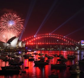 Το Σίδνεϊ γιόρτασε με πυροτεχνήματα το 2017! Δείτε βίντεο από τους εορτασμούς στην περίφημη όπερά του