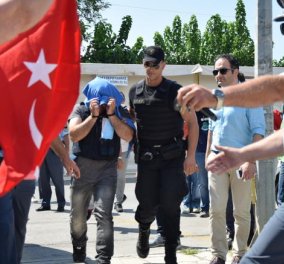   Το συγκλονιστικό βίντεο με τους 8 Τούρκους αξιωματικούς - Ζουν με τον φόβο της απέλασης
