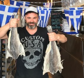  Η έκπληξη της 25ης Μαρτίου: Ο Βασίλης Καλλίδης μαγειρεύει μπακαλιάρο σκορδαλιά στην λαχαναγορά σε pop up ταβέρνα