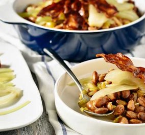 Φασόλια μπαρμπούνια στον φούρνο με μουστάρδα, πελτέ & πετιμέζι φινόκιο & μπέικον μια υπέροχη συνταγή του Αλέξανδρου Παπανδρέου