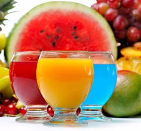 Να τρώμε ολόκληρα τα φρούτα ή καλύτερα να τα στύβουμε για να πίνουμε χυμούς;