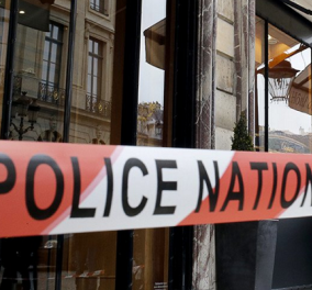 Αυτοκίνητο έπεσε πάνω σε θαμώνες εστιατορίου στο Παρίσι: Καταθλιπτικός ο οδηγός - Μια 12χρονη νεκρή 