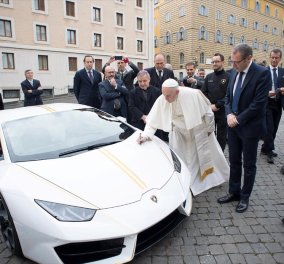 Απίστευτο! Ο Παπάς Φραγκίσκος παίρνει δώρο λευκόχρυση Lamborghini - Την υπογράφει & η αξία της απογειώνεται (ΒΙΝΤΕΟ)