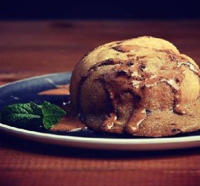 Ένα φανταστικό γλυκό που θα μοσχομυρίσει όλο το σπίτι σας από τον Άκη Πετρετζίκη: Papparoti με γλάσο καφέ! 