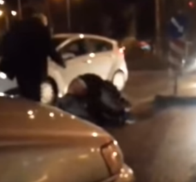 Βίντεο- Πάτρα: Στα χέρια πιάστηκαν οδηγοί πάνω στο δρόμο γρονθοκοπώντας ο ένας τον άλλον