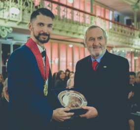 Good News: O διεθνής και ταλαντούχος κύριος Νίκος Φλώρος έλαβε το χρυσό παράσημο από την γεωγραφική εταιρεία της Λισαβόνας (ΦΩΤΟ)