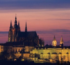 Μαγευτικό ταξίδι στην μεγαλειώδη Πράγα: Μια πόλη που θα μας ενθουσιάσει όποτε & αν την επισκεφθούμε (ΦΩΤΟ)