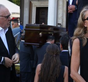  Κηδεία Σωκράτη Κόκκαλη τζούνιορ στην Μητρόπολη: Παρόντες ο Αλέξης Τσίπρας, πολιτικοί, αθλητές και επιχειρηματίες 