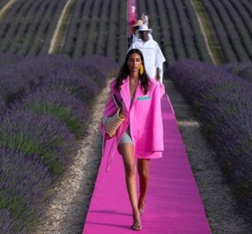 Δείτε μια ονειρική επίδειξη μόδας ανάμεσα σε ανθισμένες μοβ λεβάντες - Ο Γάλλος Jacquemus γιορτάζει 10 χρόνια με μια παραμυθένια πασαρέλα (φωτό)