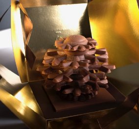 Ο πιο "Γάλλος" Έλληνας ζαχαροπλάστης - Δημήτρης Οικονομίδης ετοίμασε σοκολατένια αρχιτεκτονήματα για τα Χριστούγεννα - Απολαύστε τα! (φώτο)