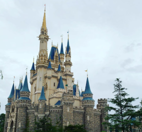 Good news: Τα Γιαπωνεζάκια σήμερα έκαναν ουρές για την πρεμιέρα της Disneyland στο Τόκιο (φωτό)