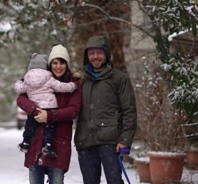 Ο Ευτύχης Μπλέτσας μας εύχεται για του Αγίου Βαλεντίνου: Η όμορφη σύζυγος, η κορούλα τους και το χιόνι (φωτό)