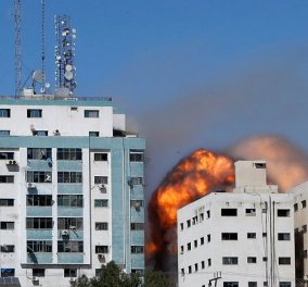 Το Ισραήλ βομβάρδισε κτίριο 13 ορόφων όπου συστεγάζονται Al Jazeera και Associated Press - «Προσευχόμαστε» είπαν οι δημοσιογράφοι (φωτό & βίντεο)