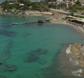 Οι 15 παραλίες της Αττικής με Γαλάζια Σημαία - Οι βραβευμένες ακτές σε ένα βίντεο από ψηλά
