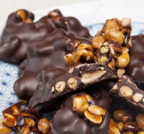 Καραμελωμένοι ξηροί καρποί με σοκολάτα - Το τέλειο κέρασμα από το Στέλιο Παρλιάρο