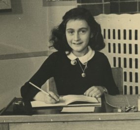 Ποιος πρόδωσε την Άννα Φρανκ: Το «καρφί» αποκαλύπτεται 77 χρόνια μετά τον θάνατο της 15χρονης σε στρατόπεδο συγκέντρωσης (βίντεο)