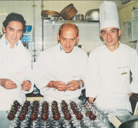 Vintage pick: Ο Στέλιος Παρλιάρος στα νιάτα του φτιάχνει γλυκά για να πάρουμε τους Ολυμπιακούς Αγώνες