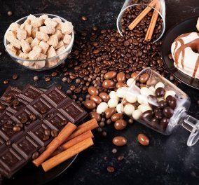 Γιατί λατρεύουμε την σοκολάτα; Δεν είναι απλώς νόστιμη, αποτελεί ένα φυσικό «θαύμα» για την ψυχική μας υγεία