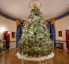 Τζιλ Μπάιντεν: Η Πρώτη Κυριά των ΗΠΑ στόλισε τον Λευκό Οίκο - Υπερπαραγωγή τα 77 δέντρα, οι διαφορές με την Μελάνια Τραμπ