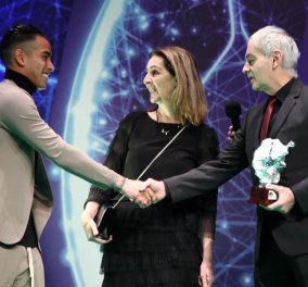 Σέρχιο Αραούχο: Χάρισε το βραβείο Fair Play, στους γονείς του αδικοχαμένου Άλκη Καμπανού