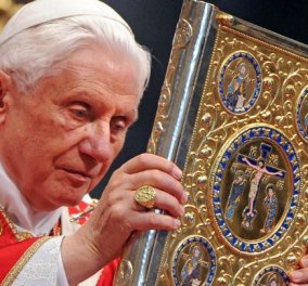 Πέθανε ο πρώην πάπας Βενέδικτος - Έγινε το 2013 ο πρώτος Ποντίφικας που παραιτήθηκε, έπειτα από 600 χρόνια