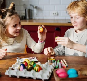 Πάσχα 2023: Πως να βάψετε τα αυγά σας με φυσικό τρόπο - Δείτε το μυστικό! 