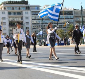 Φωτορεπορτάζ: 10 + 1 κλικς από τη μαθητική παρέλαση στην Αθήνα!