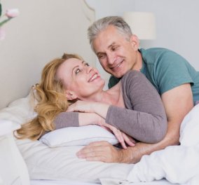 Απολαύστε το σεξ και μετά τα 50: Αγαπήστε τις αλλαγές στο σώμα σας - Προτεραιότητα στη συναισθηματική σύνδεση