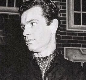 Vintage pic: Ο Νίκος Κούρκουλος, αιώνιος ωραίος στο φιλμ "Σαμπρίνα" του 1962 - Στο ρόλο του πλούσιου, ψυχρού & ιδιότροπου