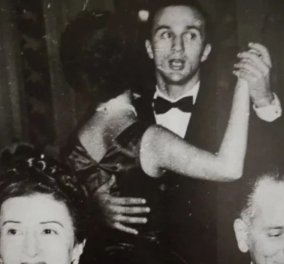 Vintage pic από την παραμονή Πρωτοχρονιάς του 1956 - Κατίνα Παξινού, Αλέξης Μινιώτης & όλη η "αφρόκρεμα" της Αθηναϊκής κοινωνίας
