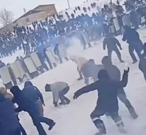 Επεισόδια στη Ρωσία: Διαδηλωτές επιτίθενται στην αστυνομία - Δεκάδες τραυματίες (βίντεο) - Κυρίως Φωτογραφία - Gallery - Video