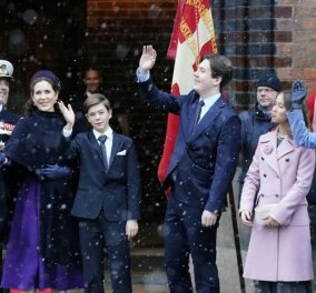 Σύσσωμη η βασιλική οικογένεια της Δανίας στην εκκλησία - Φουλ του μωβ η Mary, baby blue & ροζ παλτό για τις πριγκίπισσες Ισαβέλλα & Ζοζεφίν (φωτό - βίντεο)  - Κυρίως Φωτογραφία - Gallery - Video