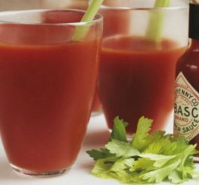 Η συνταγή της επιτυχίας για να φτιάξετε μόνοι σας το δημοφιλές cocktail Bloody Mary, σαν επαγγελματίας bartender!