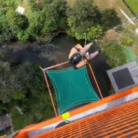 Βίντεο: Το νέο τρομακτικό extreme sport στη Νέα Ζηλανδία - Γυναίκα κάνει bungee jumping χωρίς σχοινί από 46μ. ύψος