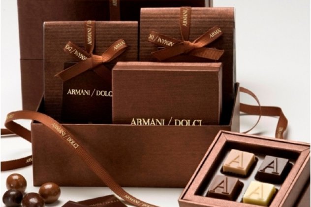 Όταν ο Giorgio Armani φτιάχνει και εκπληκτικά σοκολατάκια, πανετόνε & γλυκά για τα Χριστούγεννα, τότε το αποτέλεσμα δεν μπορεί παρά να είναι elegant! (φωτό) - Κυρίως Φωτογραφία - Gallery - Video