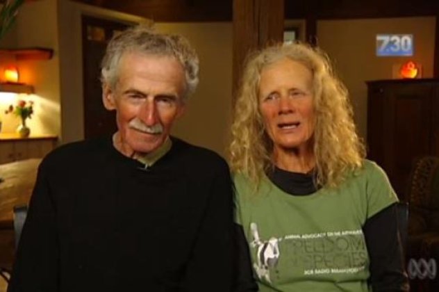 Story of the day: Αυτό είναι το 60χρονο ζευγάρι που έτρεξε 365 μαραθώνιους επί 365 μέρες το 2013: «Θέλουμε να εμπνεύσουμε τον κόσμο να ασκείται για να έχει καλή υγεία» (φωτο & βίντεο)  - Κυρίως Φωτογραφία - Gallery - Video