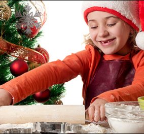 Cupcakes, τρουφάκια, γλυκά φρούτων και μπισκοτάκια: 4 γλυκές Χριστουγεννιάτικες συνταγές για τα παιδιά σας από το "ΕΥΖΗΝ" !