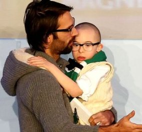 Συγκίνησε ο Γιώργος Σαμαράς με τον μικρό Τζέι στην αγκαλιά του στα βραβεία ΠΣΑΤ - έλαβε βραβείο "αθλητικής προσφοράς και ήθους"