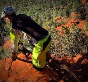 Βίντεο: Ο ποδηλάτης Michal Kollbeck διακινδυνεύει την ζωή του στη φημισμένη White Line της Αριζόνα αφηφώντας την βαρύτητα!