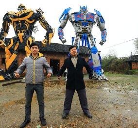 Κίνα: Πατέρας & γιος φτιάχνουν... Transformers από πεταμένα μέταλλα και κερδίζουν 160.000 $ τον χρόνο! (φωτό) - Κυρίως Φωτογραφία - Gallery - Video