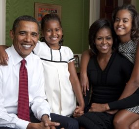 Αυτό είναι το επίσημο Πασχαλινό πορτραίτο της οικογένειας Ομπάμα - Ποιοι είναι ο Sunny & ο Bo μαζί τους;