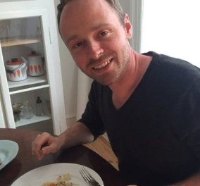 Δανία: Ραδιοφ-ο-νικός παρουσιαστής σκότωσε κουνελάκι σε εκπομπή - το πήρε σπίτι του και το φαγε!!!! 