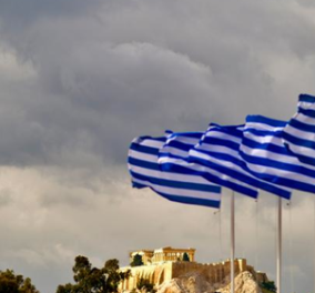 Bloomberg: «Η Ελλάδα ξεμένει από χρόνο, χρήματα και φίλους»