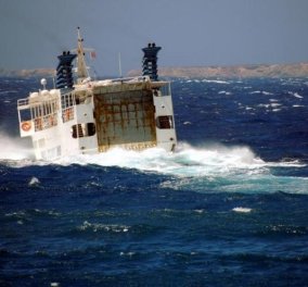 Βγαλμένο από κινηματογραφική ταινία - Καρέ - καρέ η ''μάχη'' του πλοίου «Σκοπελίτης» με τα κύματα! (βίντεο)
