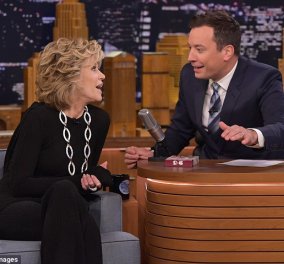 Jane Fonda η απόλυτη θέα στα 77: Με κολλητό μαύρο - σικ σύνολο βγήκε σε εκπομπή & σάρωσε - Κυρίως Φωτογραφία - Gallery - Video